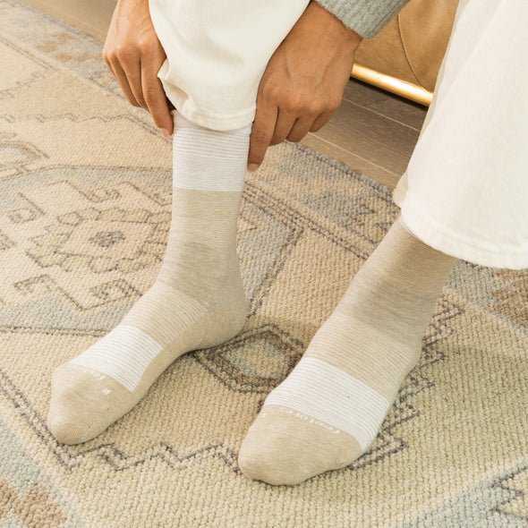 feetures everyday max cushion gradient women's | gradient oat milk